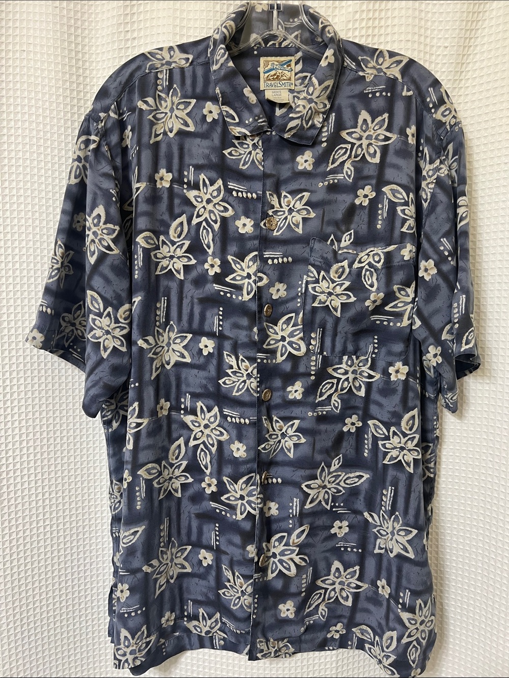 TravelSmith Silk Camp Shirt Men’s L Blue  Lightweight Hawaiian Button Up Golf
